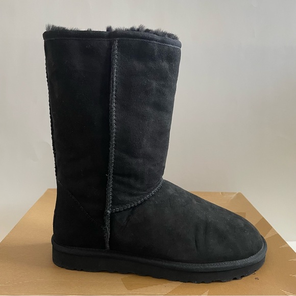 UGG AUSTRALIA Women’s Tularose Route Detachable Boots - Picture 2 of 8